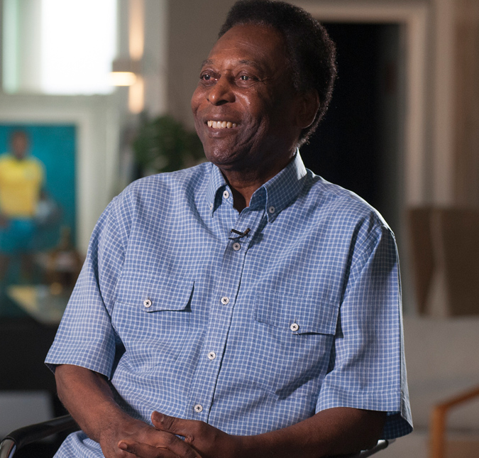 Pelé não apresenta piora nas últimas horas e tranquiliza fãs: <i>Estou forte, com muita esperança</i>
