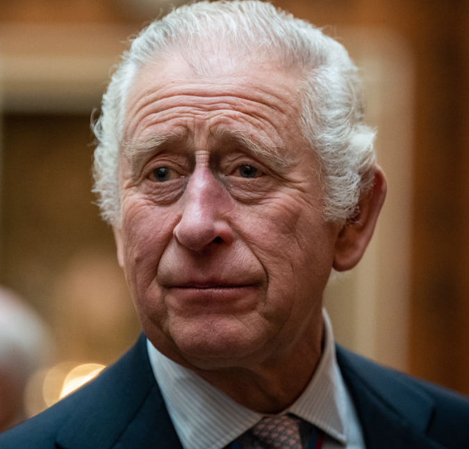 Fonte revela que Rei Charles III se distanciou ainda mais de Príncipe Harry porque ele ficava pedindo insistentemente por dinheiro