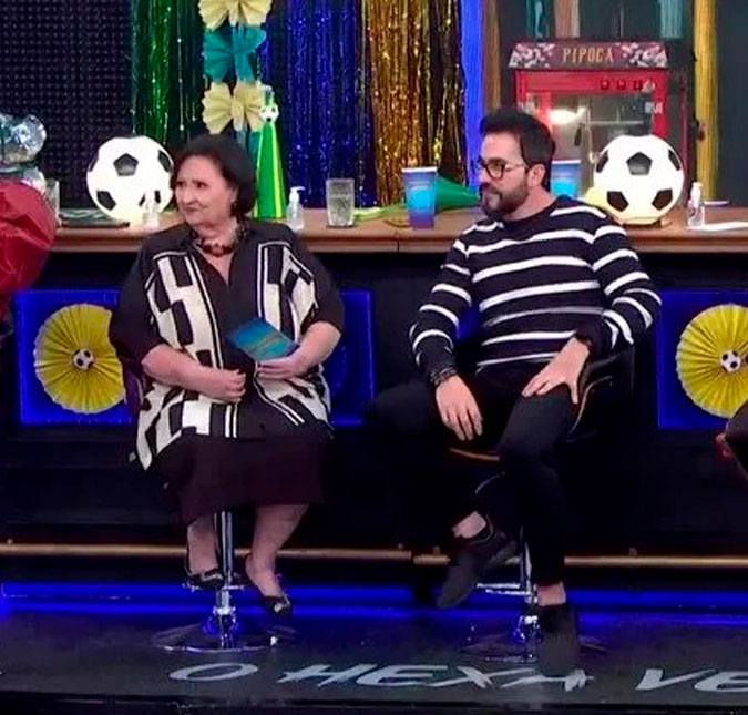 Déa Lúcia brinca que tem um <i>trisal</i> com Lívia Andrade: <I>- Eu, ela e o marido</i>