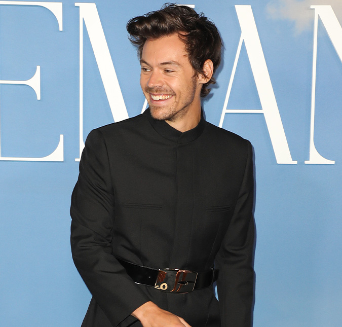 Harry Styles é flagrado vendo jogo do Brasil após chegar em São Paulo; confira o clique