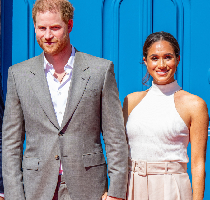 Documentário de Príncipe Harry e Meghan Markle usa foto fora de contexto para retratar perseguição da mídia, diz jornal