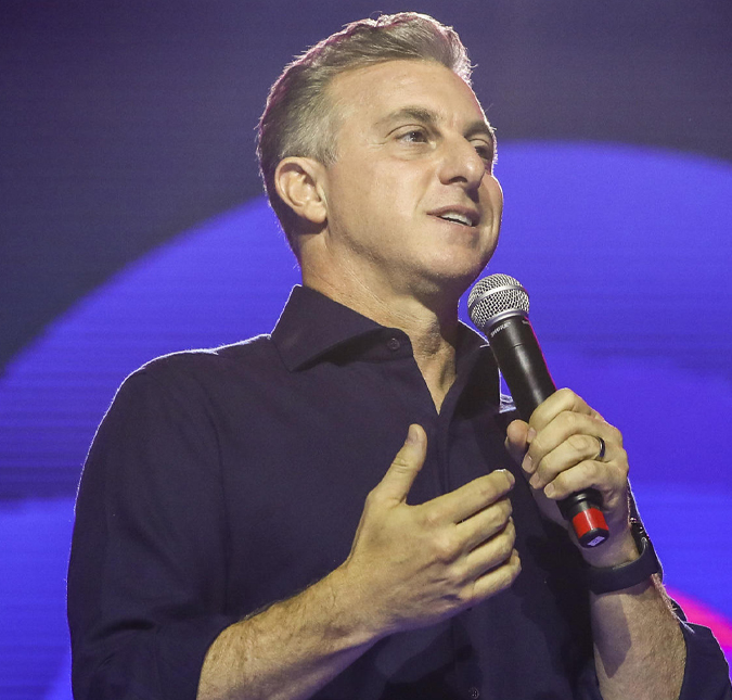 Luciano Huck se desculpa após pergunta polêmica no <i>Domingão</i>, entenda