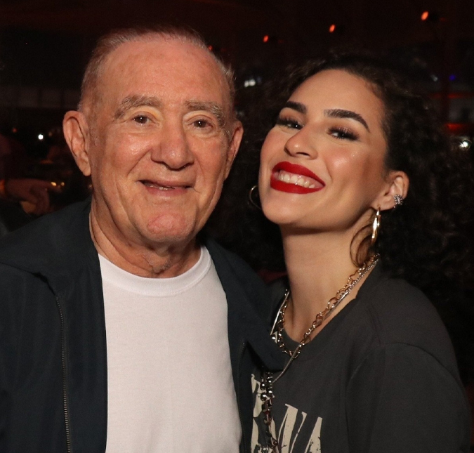 Filha de Renato Aragão faz atualização do estado de saúde do humorista: <i>Melhor que ontem, mas segue em observação</i>
