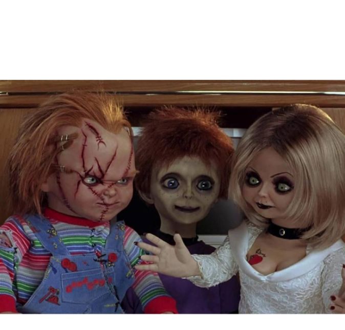 O Filho de Chucky é uma um filme de 2004 e que o boneco assassino, está sendo rodado em Hollywood. Quando as filmagens têm início, Glen, o boneco órfão de Chucky e Tiffany, decide partir para o local. Já em Hollywood, Glen consegue ressuscitar seus pais, que estão sedentos por sangue e iniciam uma nova série de assassinatos. Porém o que o casal não contava era com a repulsa de Glen, que não quer seguir os passos do pai e também se tornar um assassino. Paralelamente Tiffany fica deslumbrada com o mundo do entretenimento, especialmente quando conhece sua atriz predileta, Jennifer Tilly, que está no filme sobre Chucky.