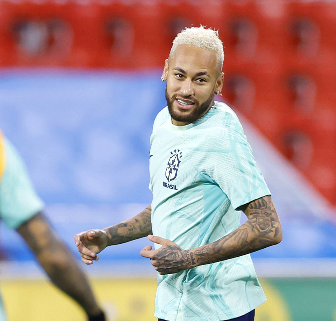 Após derrota da seleção, Neymar Jr. dá festa na casa de irmã e convida artistas