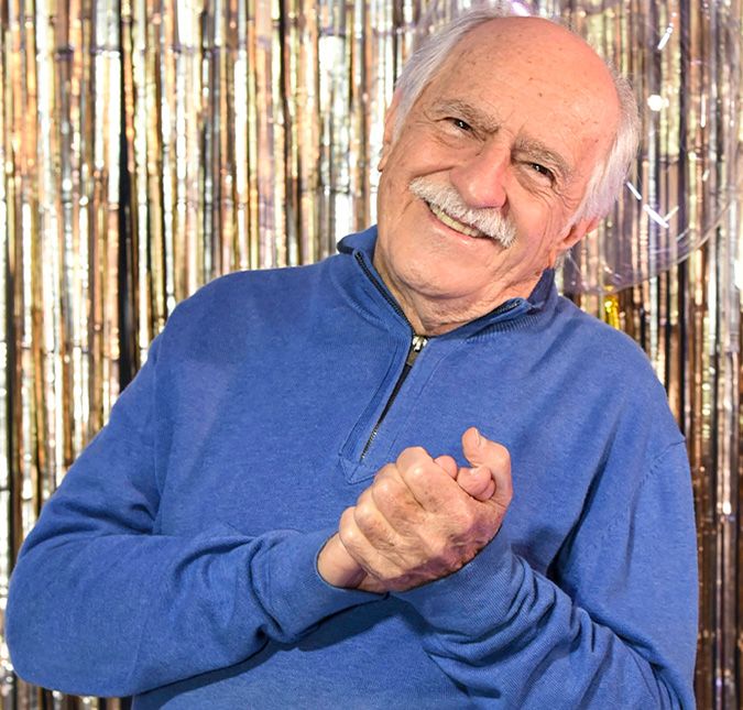 Ary Fontoura requebra muito ao som de Zona de Perigo e recebe elogio de Léo Santana: Lindão Ainda em clima de Carnaval, o ator de 90 anos de idade publicou um vídeo nas redes sociais se divertindo