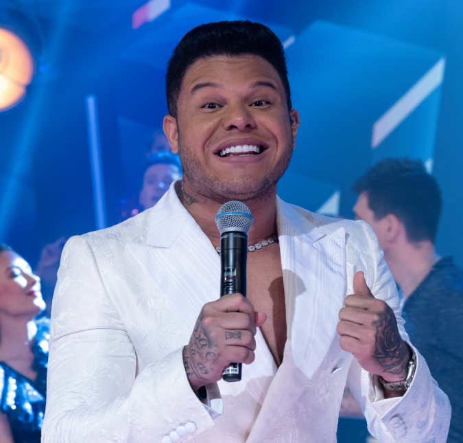 Tierry é estrela da confraternização da <i>Record TV, Família Record</i>