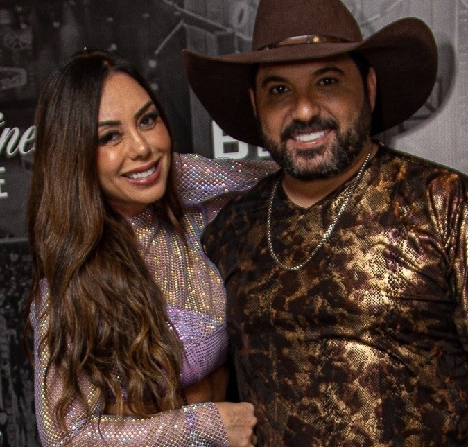 Deia Cypri revela que Edson será o responsável pela ceia de Natal, e cantor dá detalhes: <i>Farei a leitoa assada, um peixe com camarão e um chester</i>