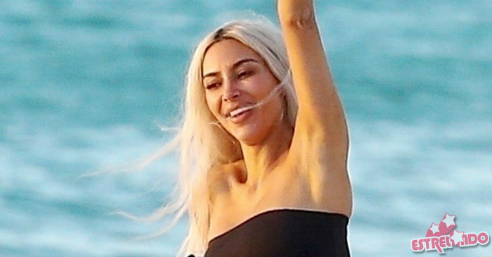 Kim Kardashian publica foto de biquíni e é criticada, veja
