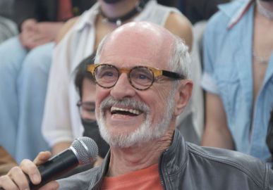 Em Lisboa, Marcos Caruso troca anel com seu companheiro