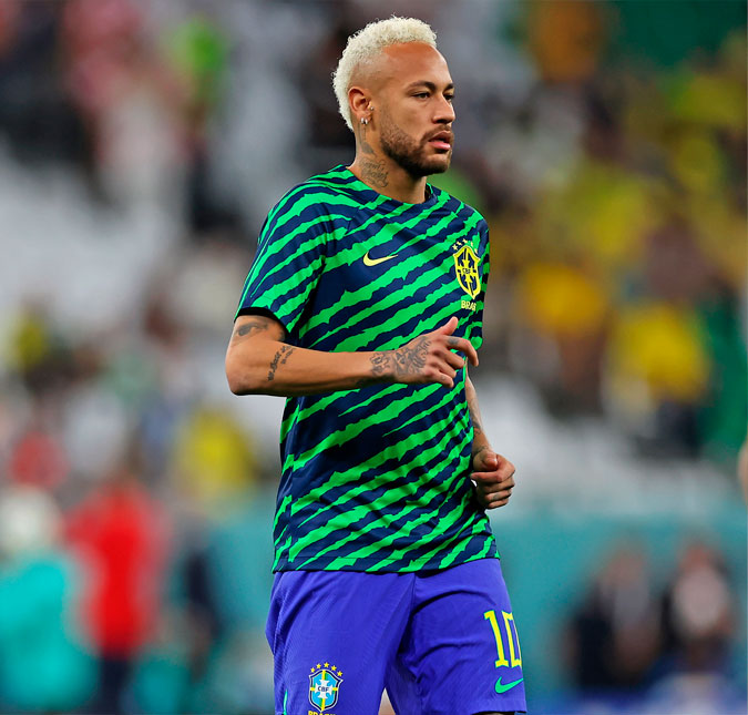 Neymar Jr. estaria aguardando seu <i>quadriplex</i> de 20 milhões de reais ser entregue, diz jornal