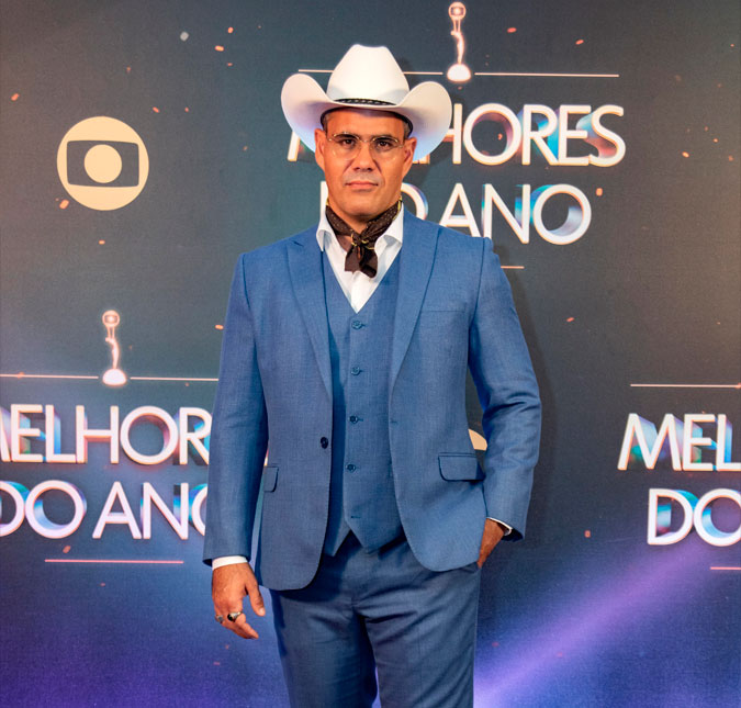 Religioso e pai de cinco filhos, Juliano Cazarré fala sobre métodos para espaçar as gestações
