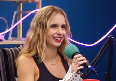Filhos de Isabella Scherer mergulham pela primeira vez em piscina junto com Fernando Scherer