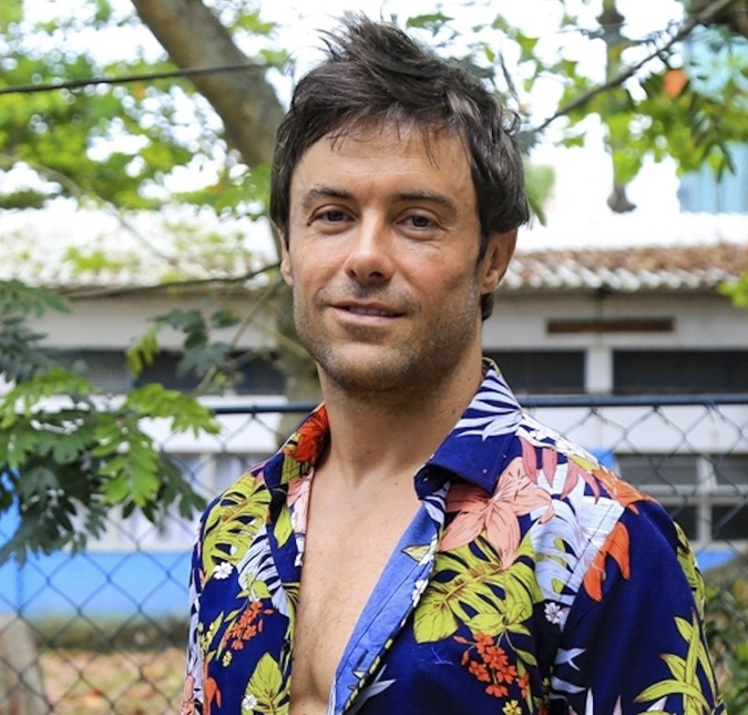 Kayky Brito publica registro com o filho e dispara: - <i>Agradecer por estarmos aqui</i>