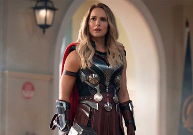 Figurinista de <i>Thor: Amor e Trovão</i> revela que modificou traje de Natalie Portman para se encaixar no veganismo da atriz