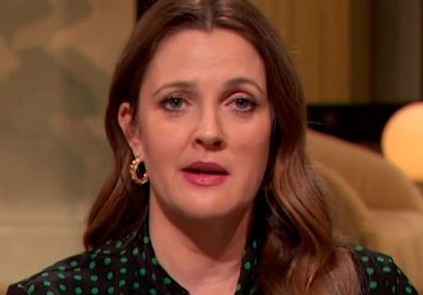 Drew Barrymore confessa que teve problemas com alcoolismo após divórcio: <I>Fraca e incapaz</i>