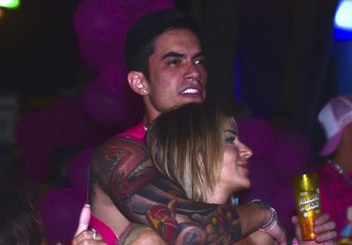 Gabi Martins troca declarações apaixonadas com Lincoln Lau: <i>Te amo</i>