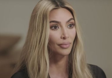 Kim Kardashian diz que seus empregados são obrigados a usarem roupas na mesma paleta de cores