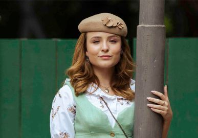 Famosos parabenizam Larissa Manoela pelo aniversário de 22 anos de idade; confira!