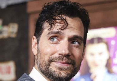 Rosto de Henry Cavill é eleito o mais lindo de 2022 - Estrelando