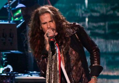 Steven Tyler, do <i>Aerosmith</i>, é acusado de ter abusado sexualmente de uma jovem nos anos 1970, diz jornal