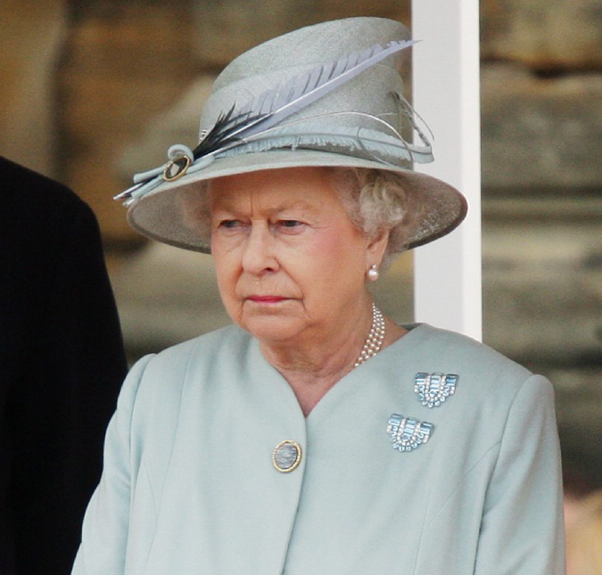 Ex-guarda real revela comportamento de superiores e membros da família real: -<i>Tratados como m***a</i>