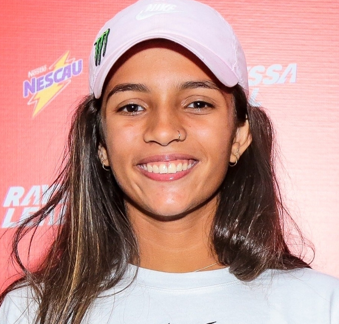 Rayssa Leal comemora 15 anos de idade e recebe mensagem de vários famosos