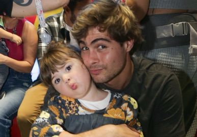 Rafael Vitti encanta <i>web</i> com registro de primeira decolagem de Clara Maria: <i>Te amo mais que o infinito</i>