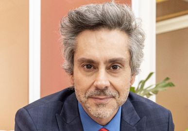 Alexandre Nero retorna às gravações de <i>Travessia</i> após crise renal: <i>Foi só a pior dor que já senti na vida</i>