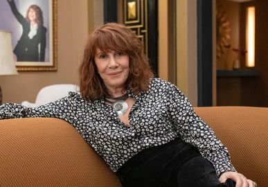 Prestes a interpretar celebridade decadente em <I>Vai Na Fé</i>, Renata Sorrah não vê Wilma como vilã da trama e fala sobre etarismo