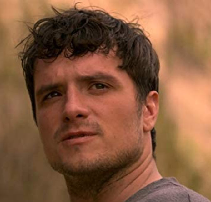 Josh Hutcherson, o Peeta de <i>Jogos Vorazes</i>, joga vôlei em praia na Bahia, veja!