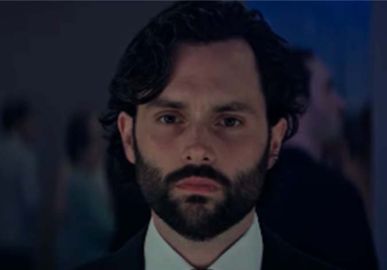 O jogo virou? Joe aparece sendo <I>stalkeado</i> em <i>trailer</i> da quarta de <I>You</i>; assista