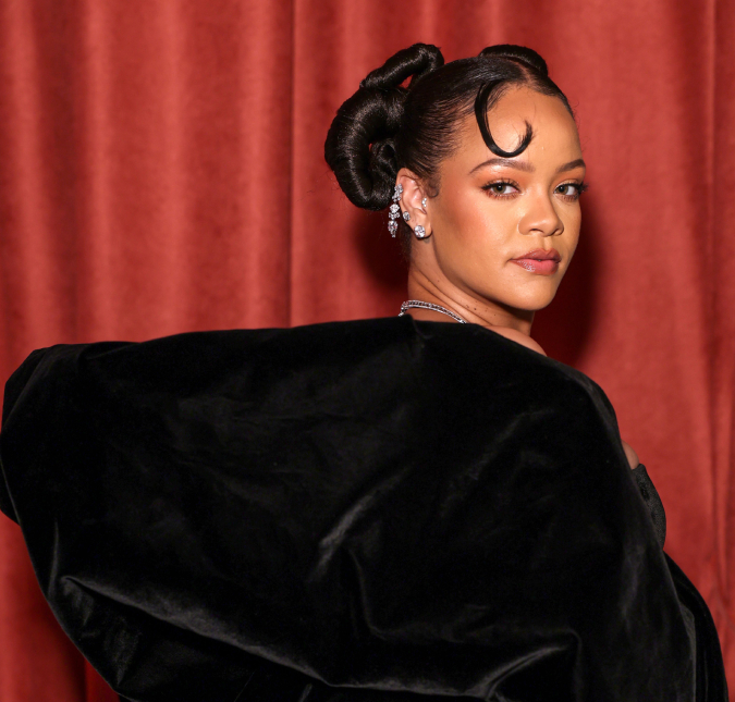 Rihanna lança <I>teaser</i> sobre participação no <I>Super Bowl</i>, assista!