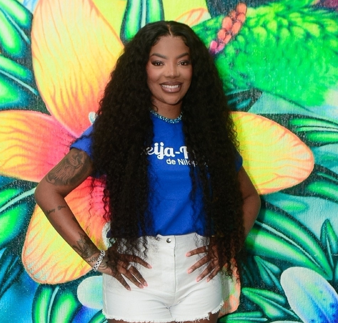 Ludmilla presenteia a mãe com carro avaliado em mais de 200 mil reais