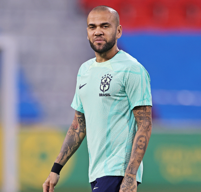 Mulher que acusa Daniel Alves de agressão sexual diz que não quer ser indenizada e pede prisão