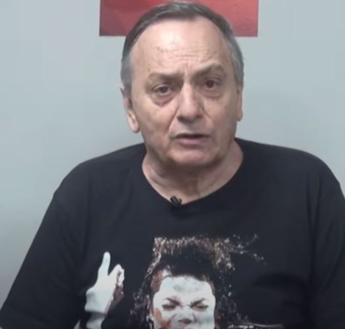 O radialista Gilson Ricardo morreu aos 74 anos de idade, segundo informações divulgadas no perfil oficial da Rádio Tupi no Instagram. Gilson teve uma carreira extensa, com trabalho reconhecido por diversos torcedores, clubes esportivos e colegas de profissão. Ele foi radialista por 35 anos na Globo e apresentou programas como Panorama Esportivo e Globo Cidade, além de ter feito uma série de transmissões de futebol. Gilsão, nós te amaremos para sempre, dizia um trecho da publicação da Rádio Tupi.