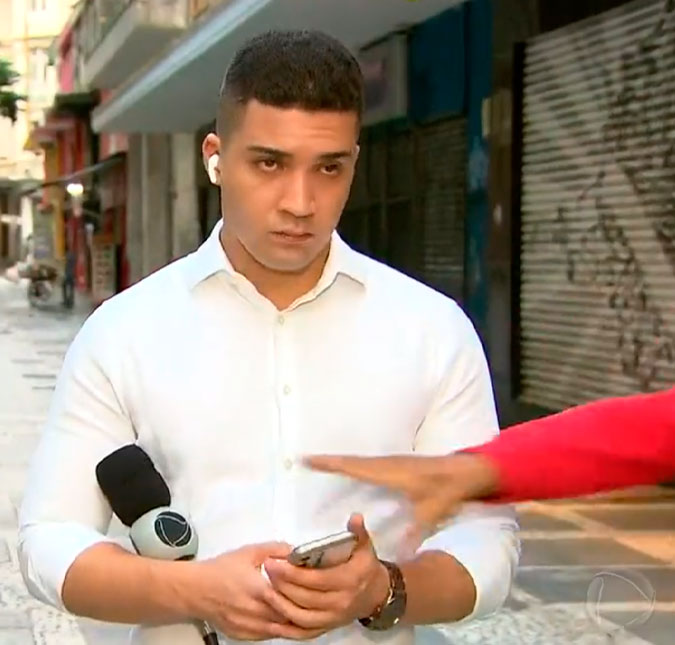 Jornalista sofre tentativa de assalto enquanto se preparava para entrar ao vivo; assista