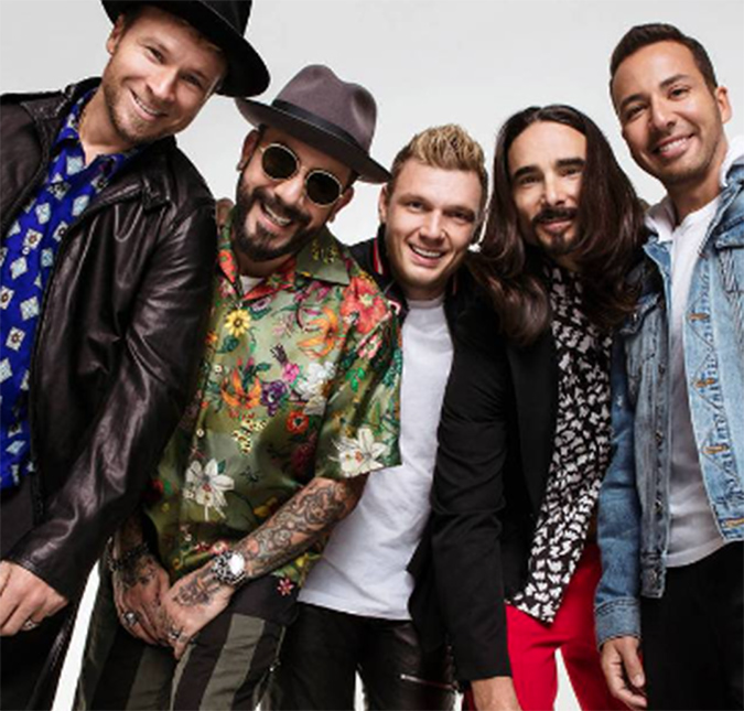 No Brasil para a turnê <i>DNA World Tour</i>, <i>Backstreet Boys</i> fazem <i>show</i> em Curitiba e levam fãs ao delírio; veja vídeos!