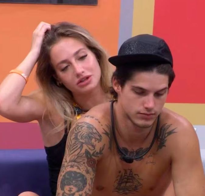 É de fogo no parquinho que você gosta? Então bora conferir as principais polêmicas do BBB23, porque os participantes da edição não ficam calados diante de um desaforo! O primeiro grande problema do programa aconteceu entre Bruna e Gabriel logo nas primeiras semanas de confinamento. Após engatarem em um affair que começou com um beijo durante uma festa, a dupla chamou atenção do público por conta de suas interações. O brother demonstrou um comportamento agressivo e rude com a sister, que fez com que Tadeu Schimidt fizesse um discurso ao vivo para chamar atenção sobre suas falas. É de fogo no parquinho que você gosta? Então bora conferir as principais polêmicas do BBB23, porque os participantes da edição não ficam calados diante de um desaforo! O primeiro grande problema do programa aconteceu entre Bruna e Gabriel logo nas primeiras semanas de confinamento. Após engatarem em um affair que começou com um beijo durante uma festa, a dupla chamou atenção do público por conta de suas interações. O brother demonstrou um comportamento agressivo e rude com a sister, que fez com que Tadeu Schimidt fizesse um discurso ao vivo para chamar atenção sobre suas falas.