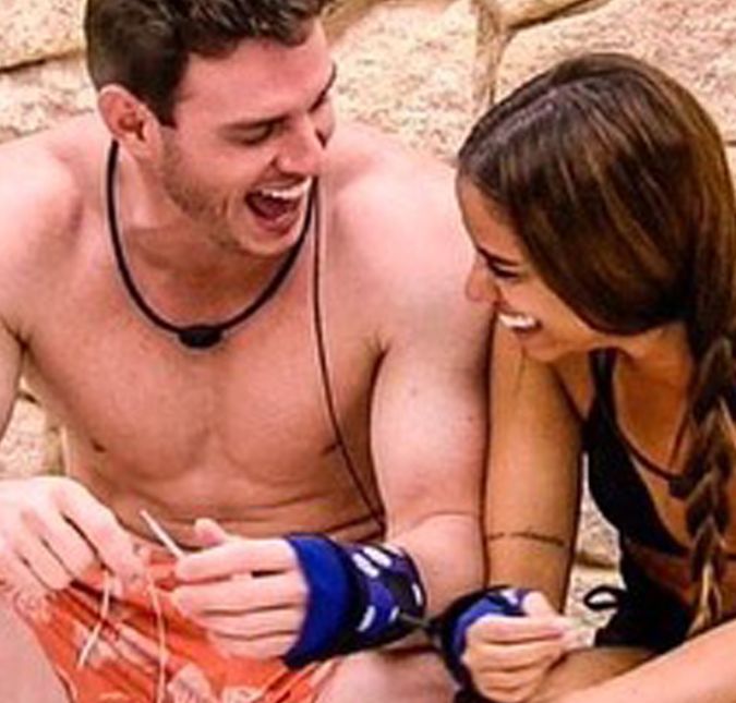 Após o primeiro beijo, Key brincou ao dizer que iria usar uma calcinha na cor bege para Gustavo não encostar nela. Sem perder tempo, o integrante do grupo pipoca rebateu: Eu não beijo calcinha. Eita! Após o primeiro beijo, Key brincou ao dizer que iria usar uma calcinha na cor bege para Gustavo não encostar nela. Sem perder tempo, o integrante do grupo pipoca rebateu: Eu não beijo calcinha. Eita!