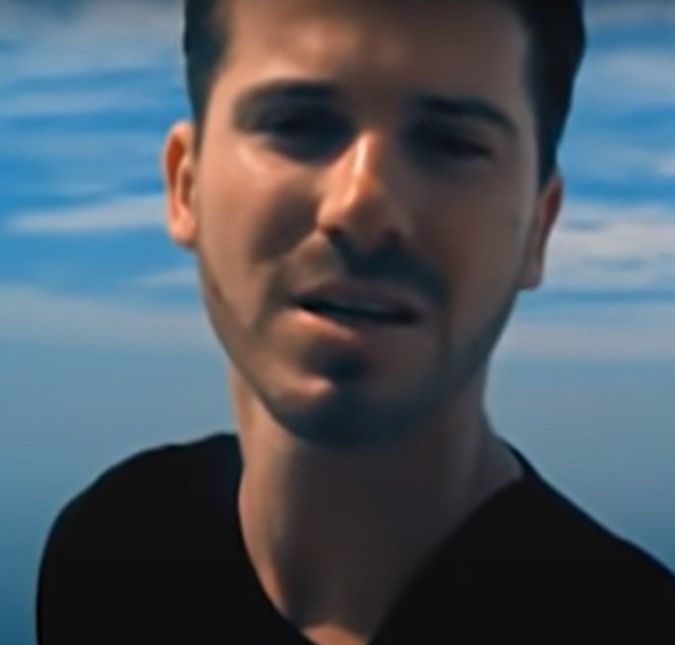 A família vai aumentar! Sertanejo Marlon anuncia que companheira está grávida pela segunda vez O músico revelou que o casal espera uma menininha, que se chamará Bella