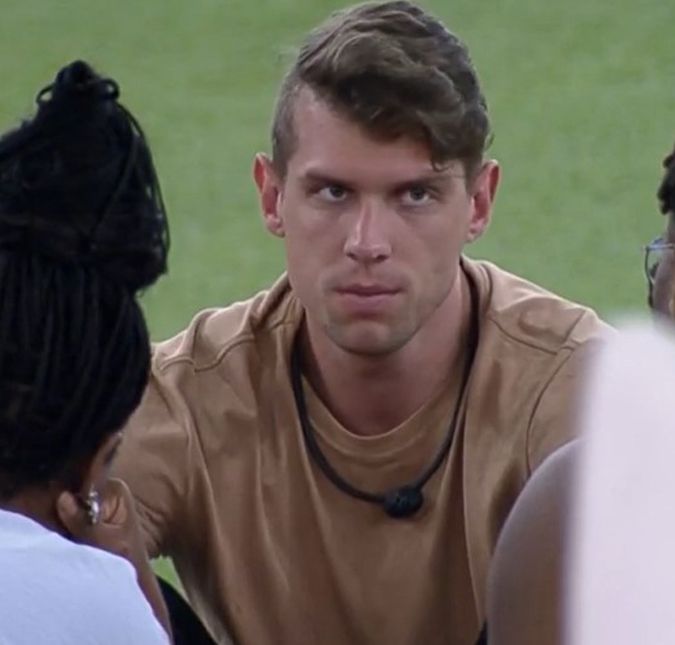 Estratégias, jogo duplo de brother e papo sobre o anjo. Confira tudo que rolou na madrugada do BBB23 A quarta semana de confinamento está pegando fogo e dando o que falar