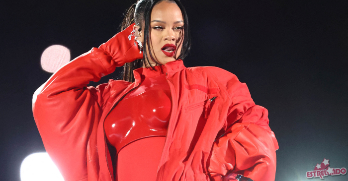 Rihanna grávida? Web levanta suspeitas durante a apresentação no SuperBowl
