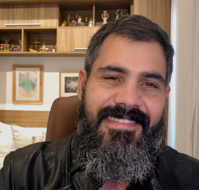 Juliano Cazarré posa com a filha caçula e se derrete: <i>Meu melhor papel</i>