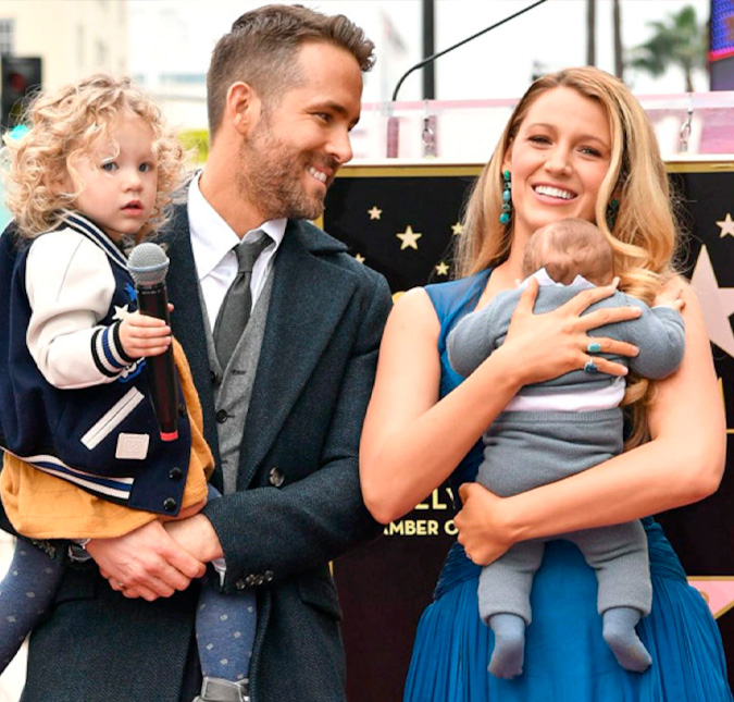 Ryan Reynolds revela como está sendo a rotina da família após a chegada do quarto filho: <I>É um zoológico por aqui</i>
