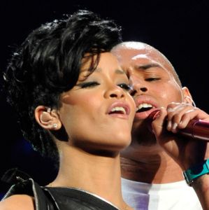 Rihanna e Chris Brown juntos? Cantor lança mais uma música em parceria com  a ex-namorada! - Purebreak