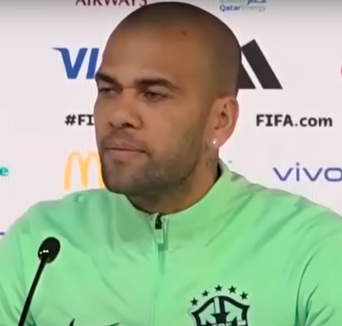 Acusado de abuso sexual, Daniel Alves alega que estava bêbado e não se lembra do que aconteceu na boate, diz veículo
