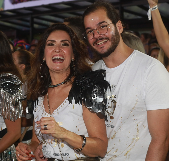 Fátima Bernardes se esconde em fantasia de Mulher-Aranha para curtir o Carnaval em Pernambuco