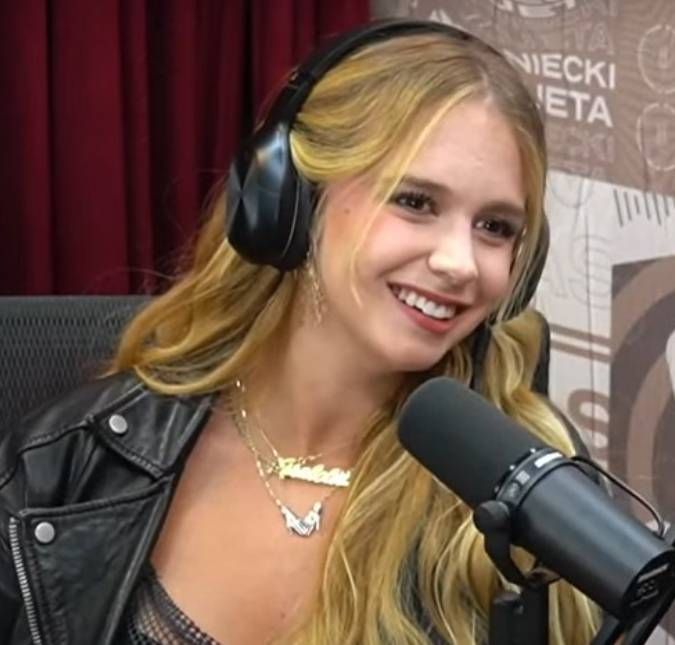 Mãe de gêmeos, Isabella Scherer desabafa sobre dor nos seios: Horrível A vencedora do Masterchef falou que passou a noite com febre e com o peito doendo