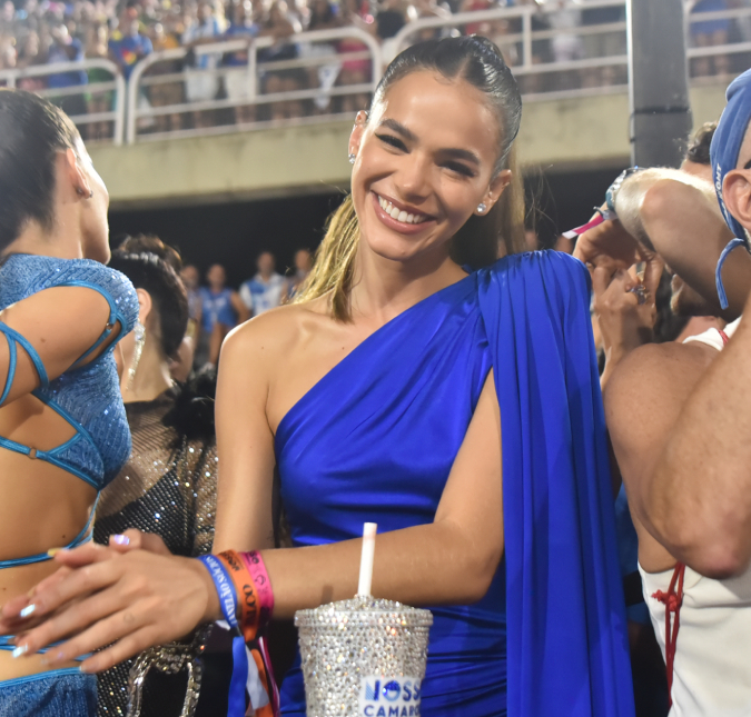 Ex-namorados, Bruna Marquezine é vista conversando no pé do ouvido de Enzo Celulari